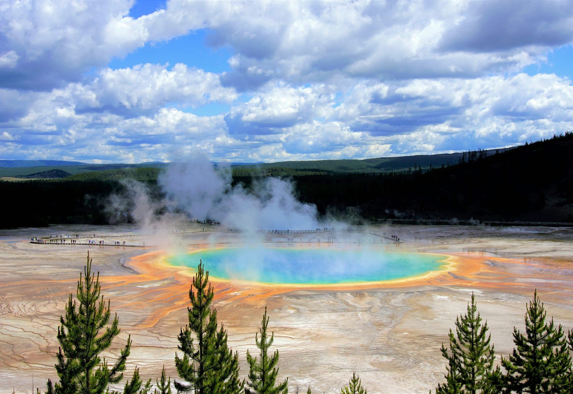 A trip to Yellowstone is within reach with Kindred house swapping. Photo by Meina Yin on Unsplash